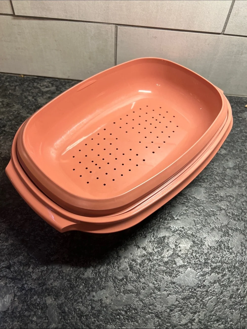 Vintage Pink 3 piece vegetable steamer for microwave. This looks like new